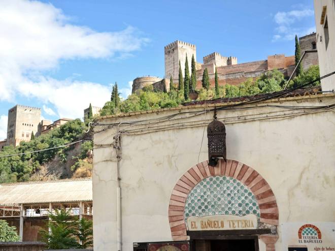 Albaycin tarjoaa hienot näkymät Alhambraan